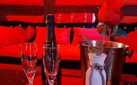 Love Room Le Rouge Et Noir