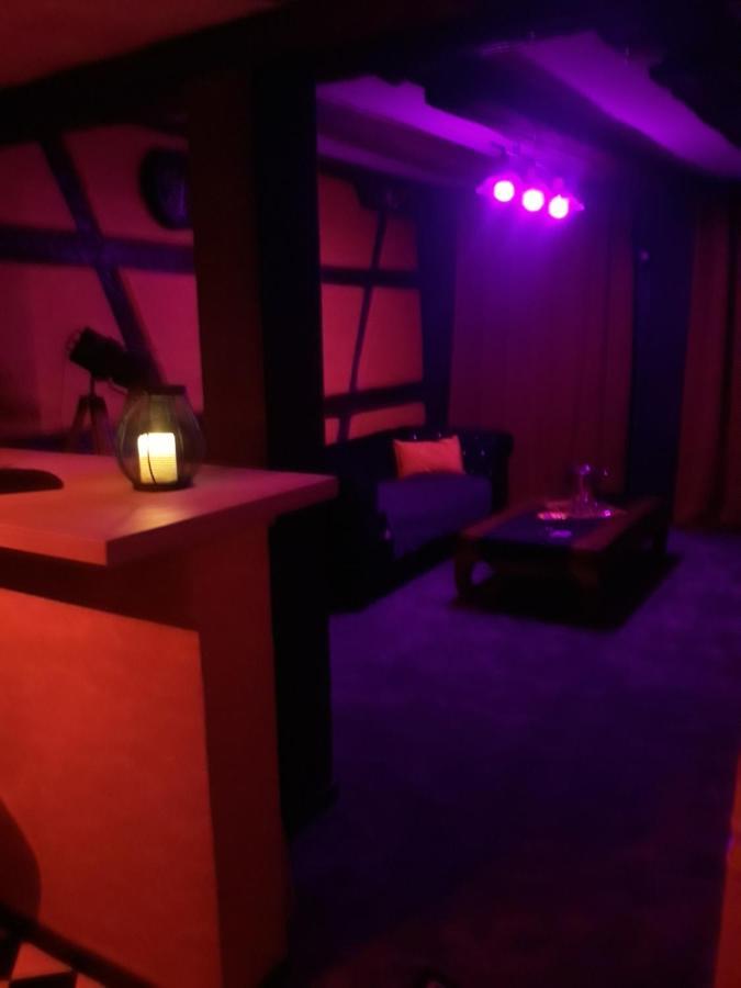 Love Room Le Rouge Et Noir Barr Exterior foto