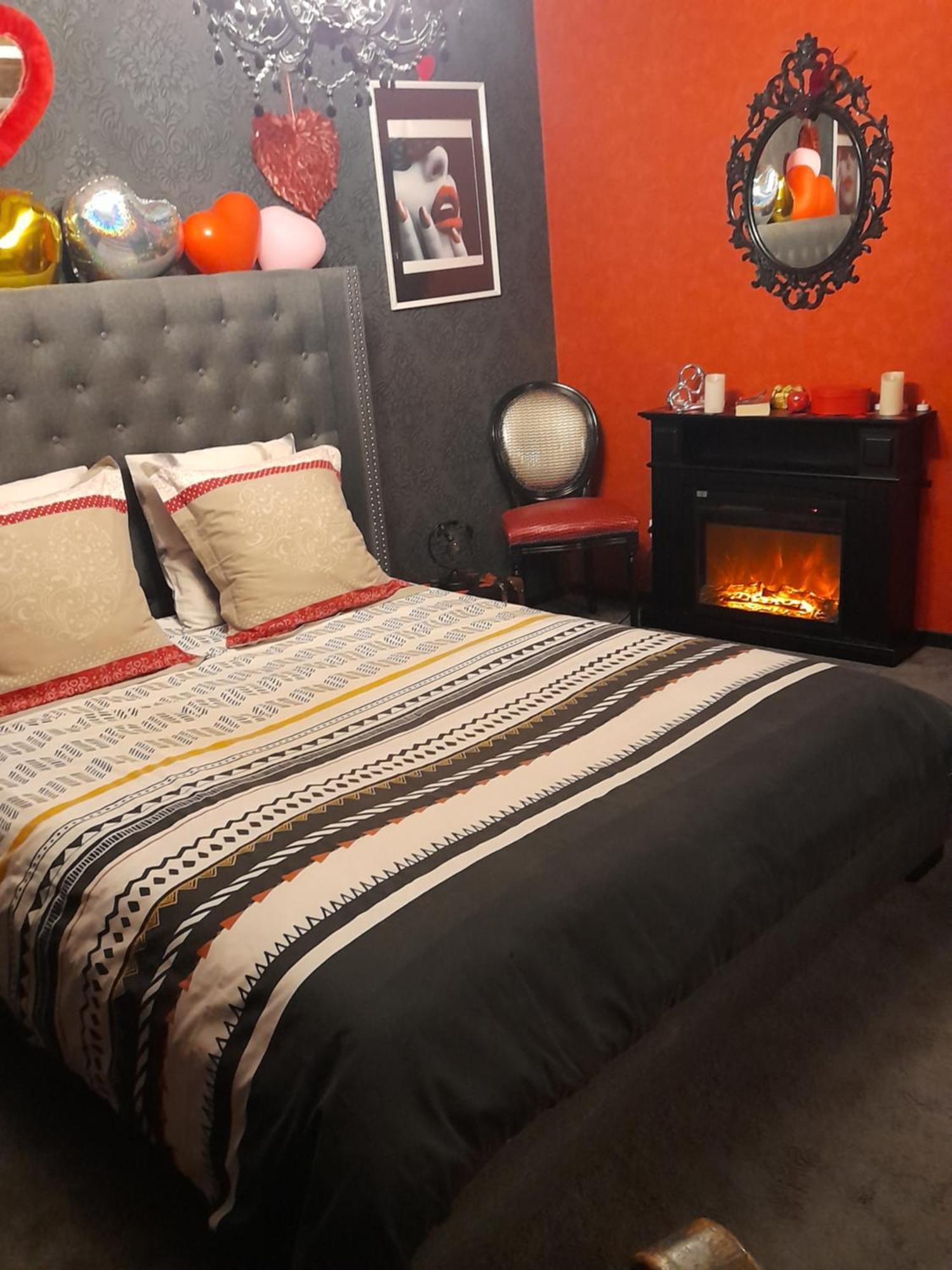 Love Room Le Rouge Et Noir Barr Exterior foto