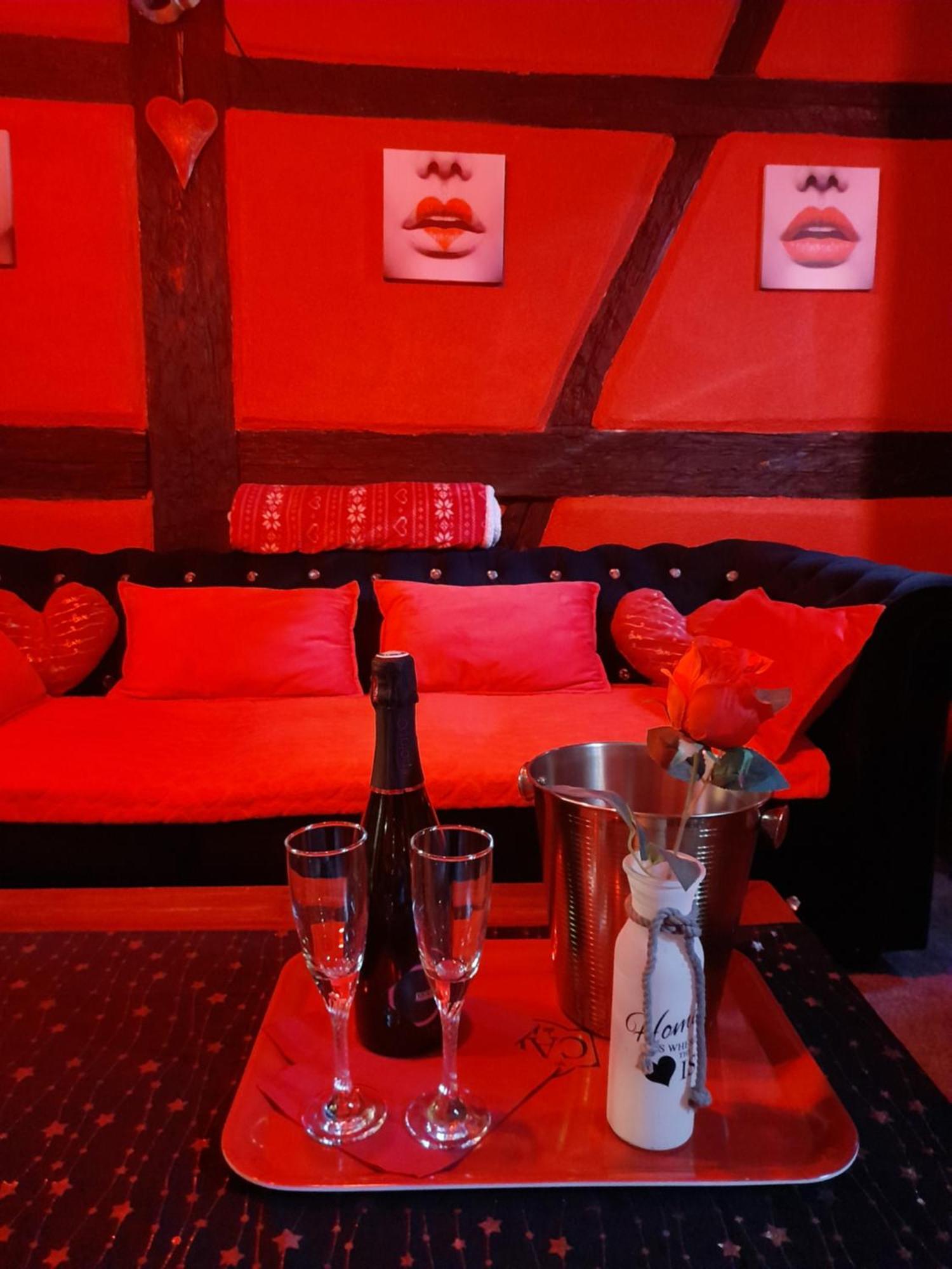 Love Room Le Rouge Et Noir Barr Exterior foto